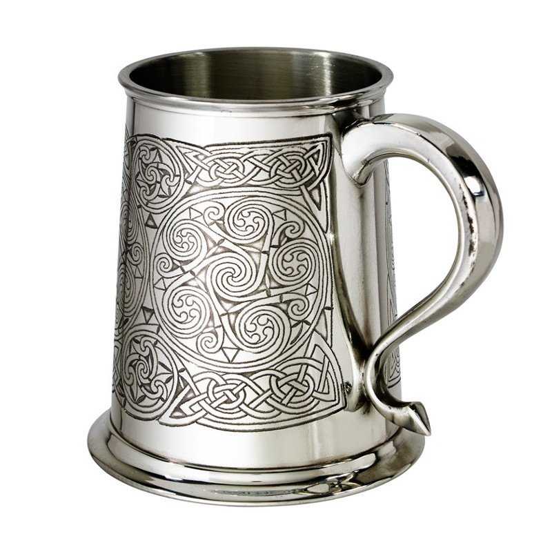 We've updated our Quaichs, Flasks and Tableware sections with some great new images. Now you can view before you buy in better detail than ever before!
scottishquality.com/Quaichs/Pewter…
scottishquality.com/Flasks-and-Dec…
scottishquality.com/Tableware.html