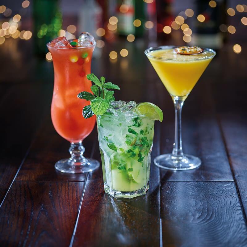 YatesSolihull's tweet photo. Sunny cocktails after work? Don’t waste the sunshine, and don’t waste your money, buy one get one free on all alcoholic cocktails 💗😋🍹 #yatessolihull https://t.co/tVX26ptxie