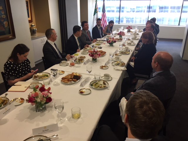 NDGrainGrowers's tweet photo. NDGGA President @Jeff_Mertz attended a roundtable arranged by @SenatorHeitkamp &amp; met with @GERONIMO__GF, Ambassador of #Mexico to the #UnitedStates, to discuss NAFTA. #YouRaise. #WeRepresent. https://t.co/khswmNyJxx