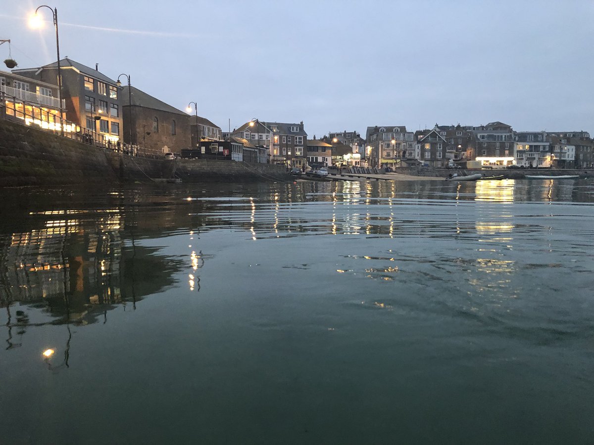 Little_Fires's tweet photo. #stivesharbour #stives #Cornwall .... Beautiful barmy evening in St Ives, Cornwall https://t.co/4RWeJWEziD