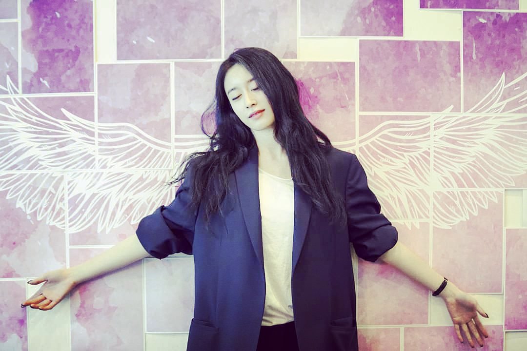 Happy Birthday Park Ji Yeon     Thanks you because appeared in my youth      