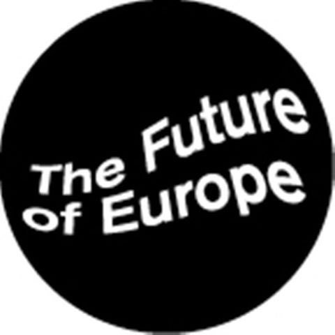 edit_magazin's tweet photo. Das @SchauspielS startet bei sonnigem Wetter das #FutureofE-Festival! Die #Eröffnungsrede gleich mit Kathrin Röggla live bei uns auf Twitter: europa hören!
Danach: Live-Interview mit ihr auf unserer Facebook-Seite https://t.co/HLaxJXce5J https://t.co/qZR0ebOaoe
