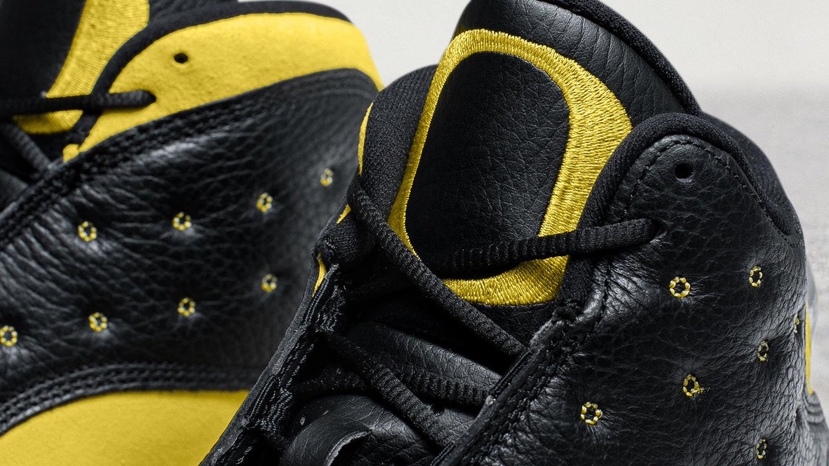 J23app's tweet photo. University of Oregon Track &amp; Field and Friends &amp; Family @Jumpman23 Air Jordan 13 PE official images https://t.co/Kzyf4ywfcC https://t.co/eD0FlwiVwj