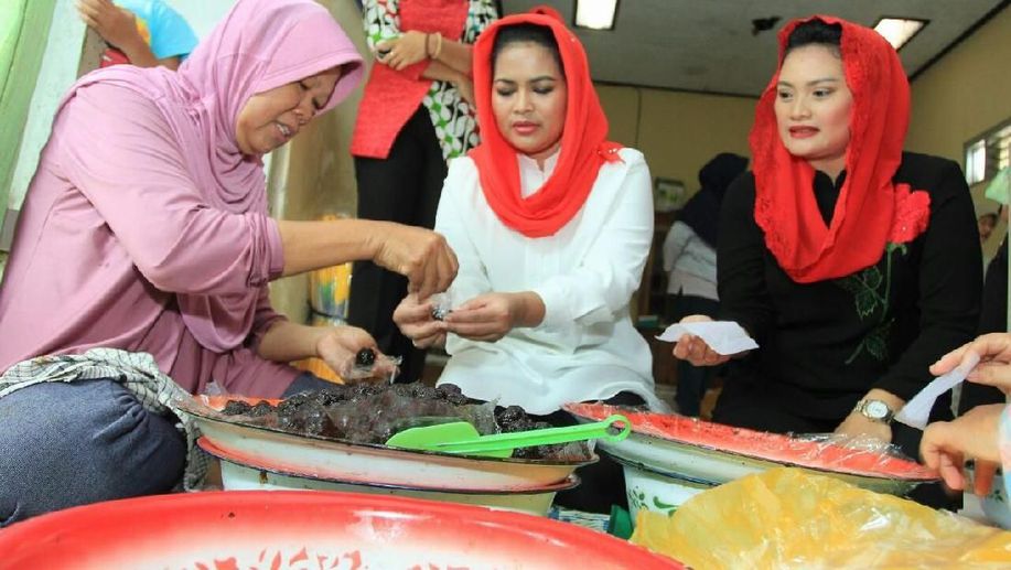 Saat Cawagub Puti Tertarik Membuat Madumongso Madiun detik.id/6i257J