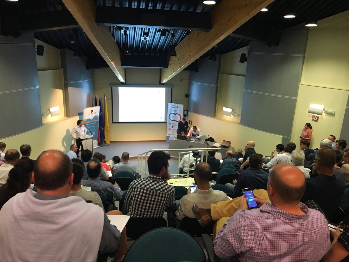 Public très masculin pour assister à la conférence #blockchain organisée par <a href="/Technofutur_Tic/">Technofutur TIC asbl</a> et NSI! Poke <a href="/lisalombardibe/">Lisa Lombardi</a>