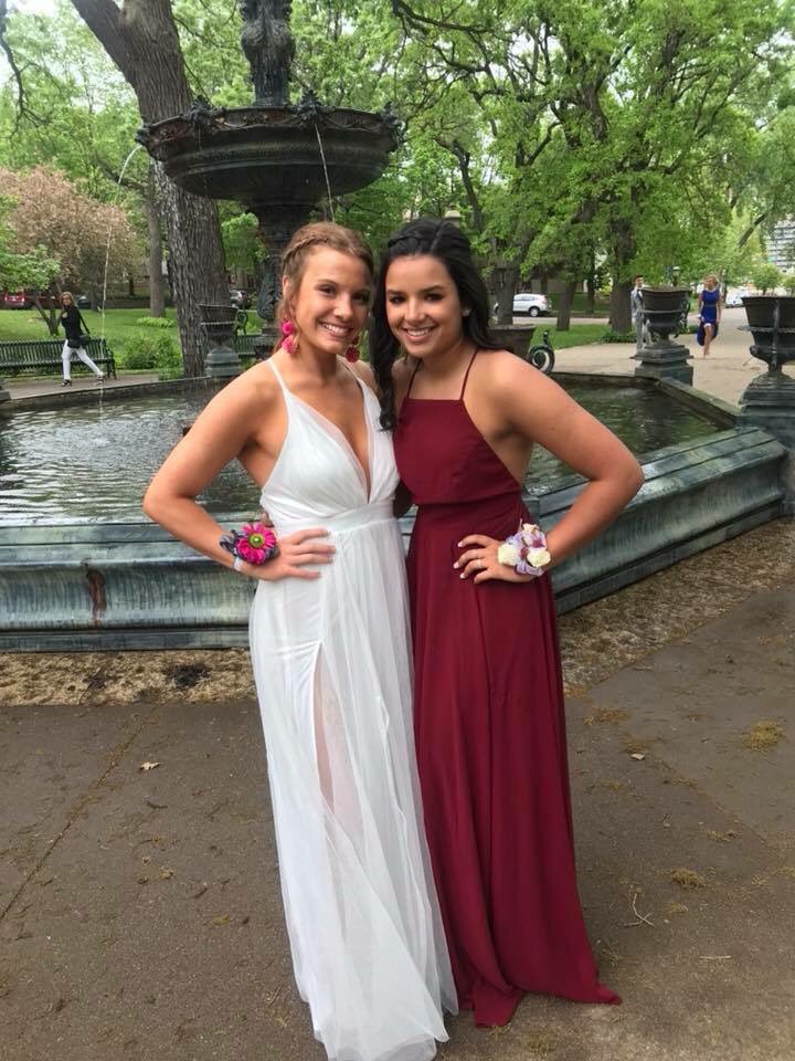 thomassjasmine's tweet photo. happy birthday emma jean!! hope 18 treats you well, love you forever girl💗💗 https://t.co/q69cWu9o2q