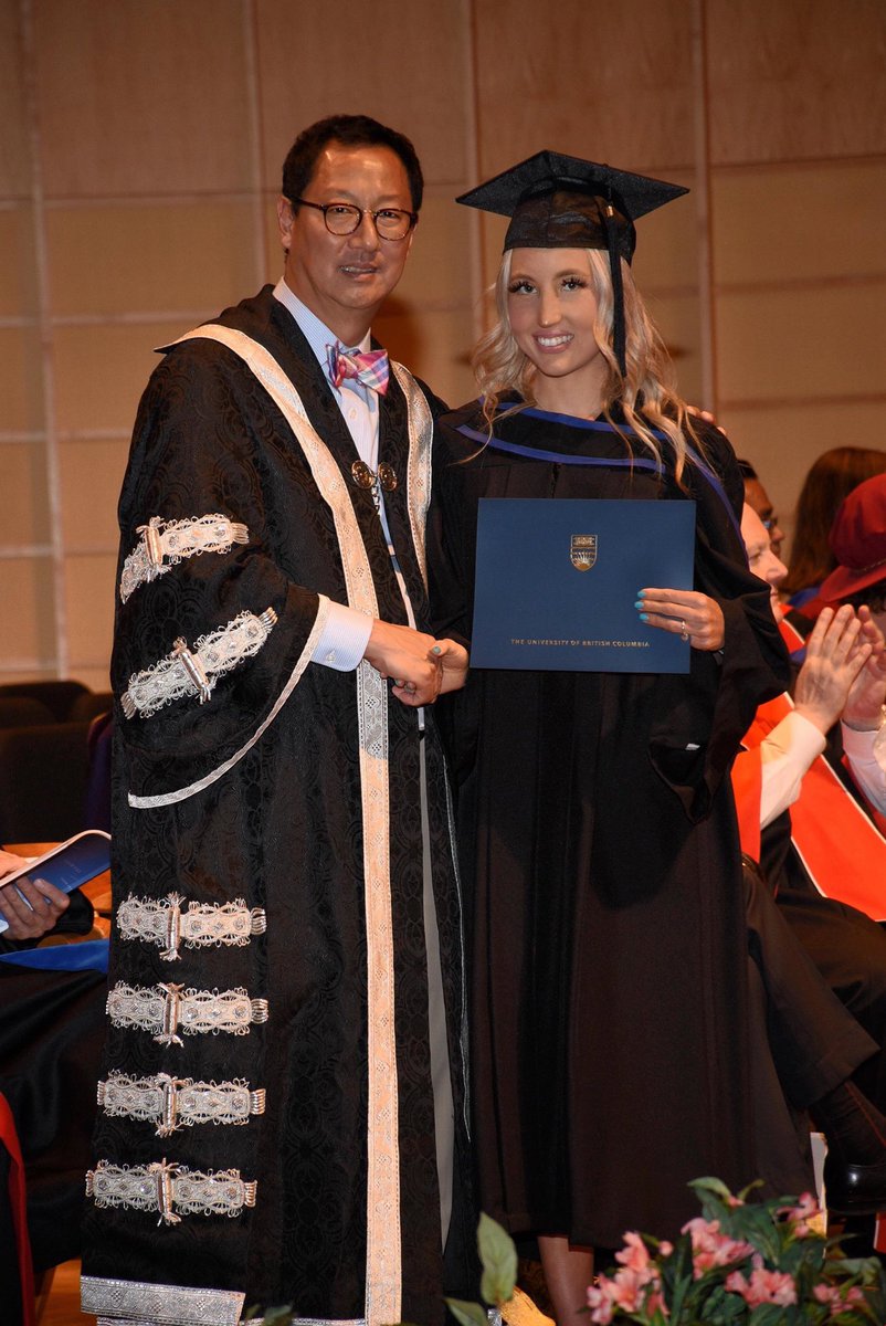 mrsmfv's tweet photo. Thank you @UBC and @ubcprez for this treasured memory and photo. The most incredible day and ceremony!#ubclassof2018 https://t.co/PGQAMcZlSt