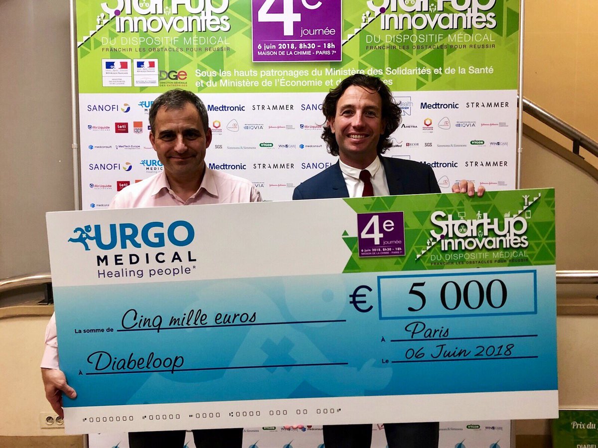 Prix Startup remis à <a href="/Diabeloop/">Diabeloop</a> par <a href="/AlexandreTepas/">Alexandre Tepas</a> DG Urgo Medical France ! Bravo à la startup qui travaille sur un projet de pancréas artificiel pour lutter contre le #diabete de type 1 #MEDTECH #soins #patients #startup #hcsmeufr @Snitem