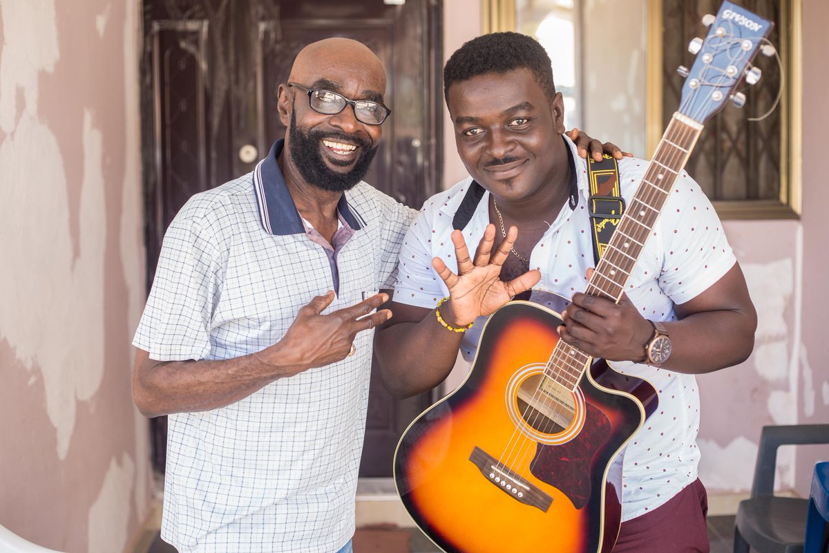 KumiGuitarGh's tweet photo. #Throwback Always good vibes with the legends. An opportunity to learn and get some inspiration to continue doing this. Thanks a lot Uncle Pat Thomas for the love and support. #Appreciate #HighlifeToTheWorld #zylofonmusic🎵 #ZylofonCash https://t.co/WKkVNVuXYu