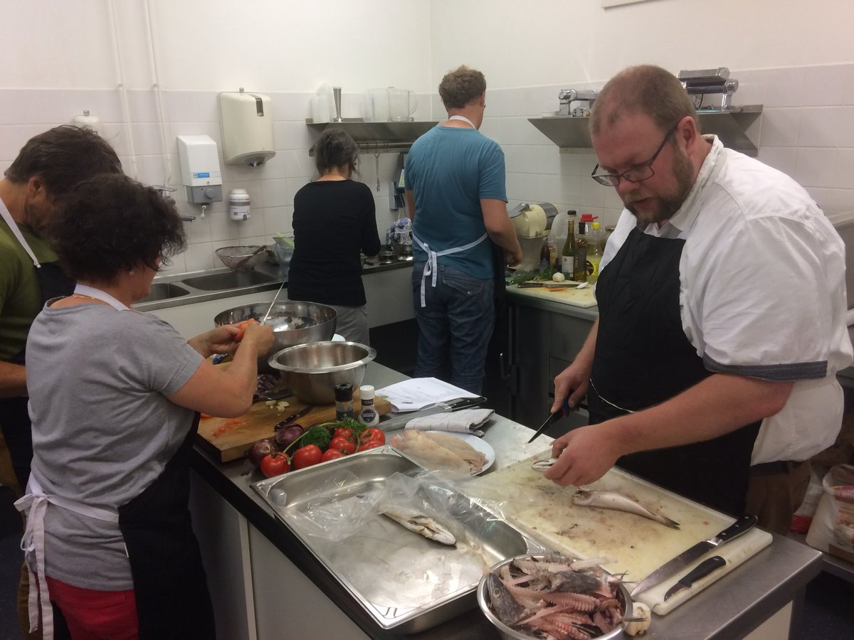 zzphouten's tweet photo. ZZP’ers zijn harde werkers! En lekkerbekken. ZZP-DINER. #zzp #diner #houten https://t.co/3bgVn6oLxg