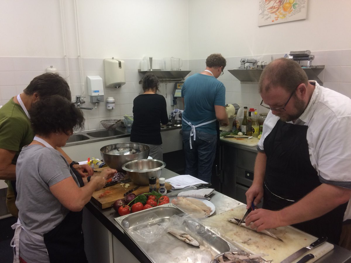 zzphouten's tweet photo. ZZP’ers zijn harde werkers! En lekkerbekken. ZZP-DINER. #zzp #diner #houten https://t.co/3bgVn6oLxg