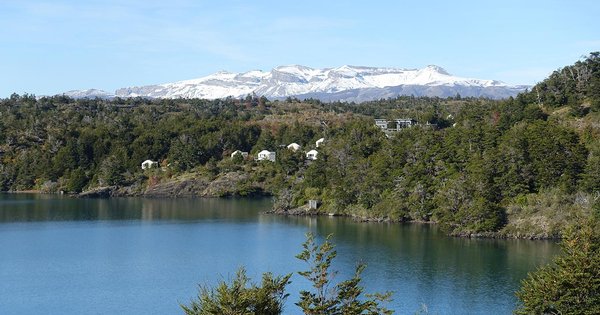 UmbrellaTravel2's tweet photo. The southern tip of South America, known collectively as Patagonia, is split between Argentina and Chile. With large spans of open wilderness, there is much to see and do. Where does one start? Here's a rundown of the most important points of interest: ... https://t.co/OlZXyd2XTB https://t.co/x65ENs2hMi