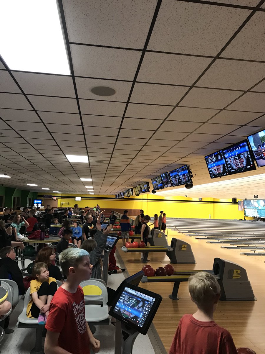 MrAReiche's tweet image. Last full day of school calls for a bowling celebration to cap off an amazing year. #Teach4Me @WausauJMarshall