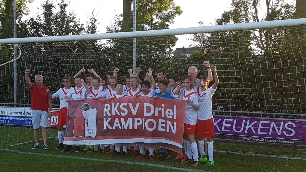 Het was billenknijpen, maar @rksvdriel JO15-3 heeft in de laatste wedstrijd van het seizoen toch nog het kampioenschap weten te pakken!