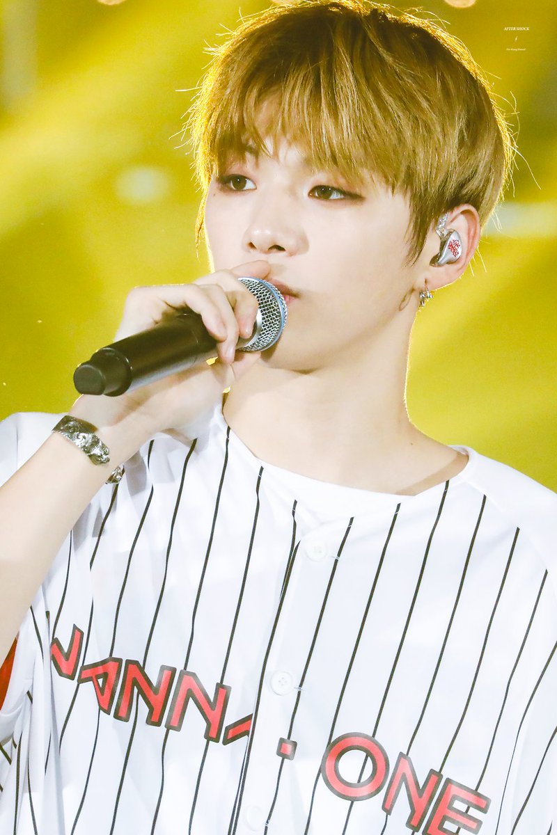 aftershock1210's tweet photo. ✨Wanna One World Tour 
[ONE : THE WORLD] In Seoul 

#Wannaone #워너원 #강다니엘 https://t.co/2RoBv1gKBg