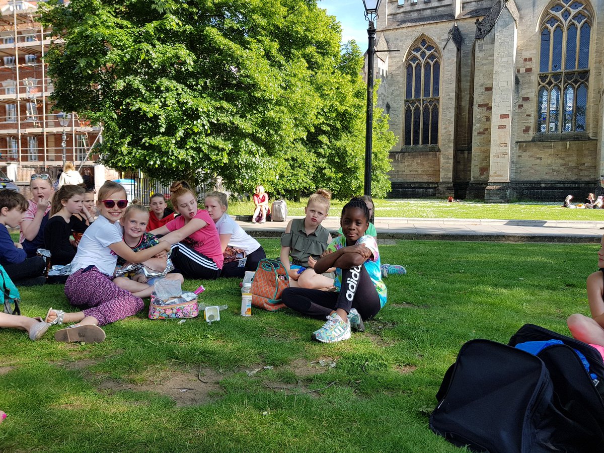 VPPBristol's tweet photo. Our fantastic dancers are enjoying a well earned break before we head back for their final performance for @Stagesdancefest 2018. Rehearsal was looking great! https://t.co/LxScOxw7zE