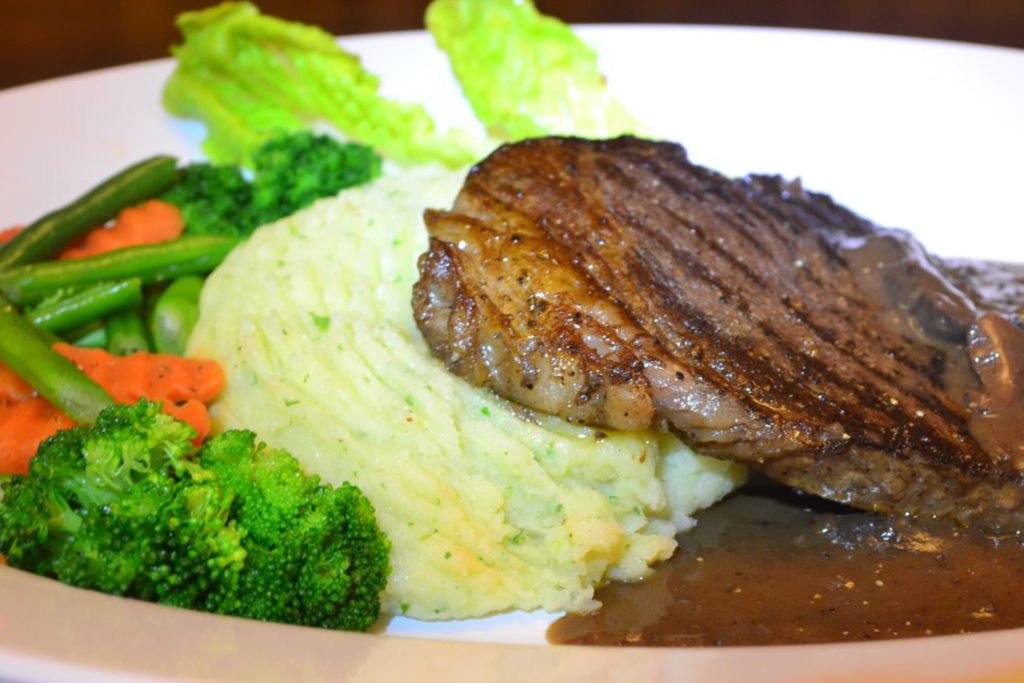 HamiltonsResto's tweet photo. Butter-soft Tuna on a quality cut, achieving the perfect steak, cooked to your liking. Grilled and drenched with Hamiltons special sauce, served with toothsome mashed potato visit our website @hamiltonsrestorbar.com or call us @0918 897 5818 #fathersday2018 #fathersdaygifts https://t.co/0zTJIKm4oF