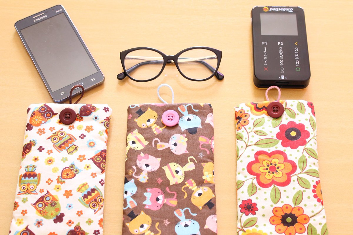 BellaMiaAtelie's tweet photo. Porta Celular/Óculos. Pode ser o que você quiser! 😉 Escolha o seu: https://t.co/JKqsoshGrX #acessórios #portacelular #portaóculos #capas #capa #feitoàmão #produtosartesanais #elo7 #lojavirtual #aprontaentrega https://t.co/1r64kTgH5P