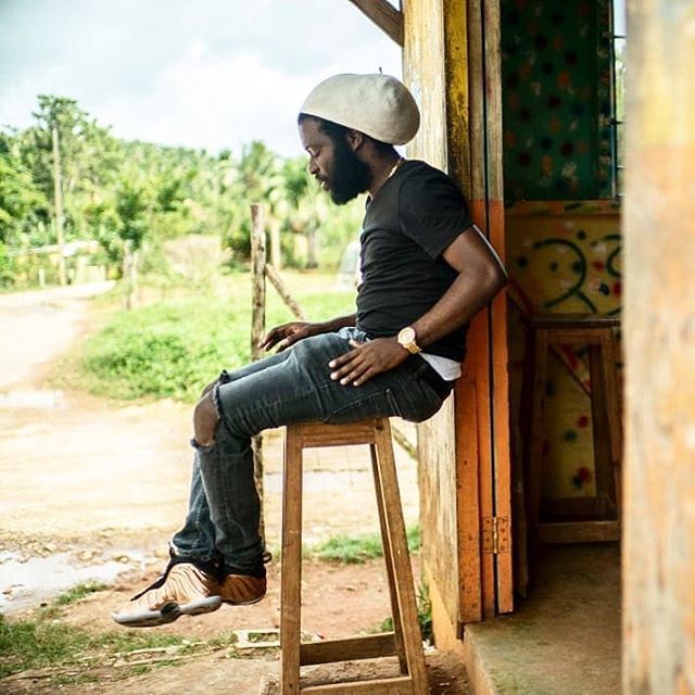 1nessRecords's tweet photo. #Repost @ibamahr
• • •
Listen to the voices crying to be free, can we be the promise we promised to be ... Love and understanding are better than war! #GetUpAndShow out! Link in bio ...#onenessrecords #OneLove #FamilyNotFriend https://t.co/vKHznvWxm0 https://t.co/YMNayKZbIK