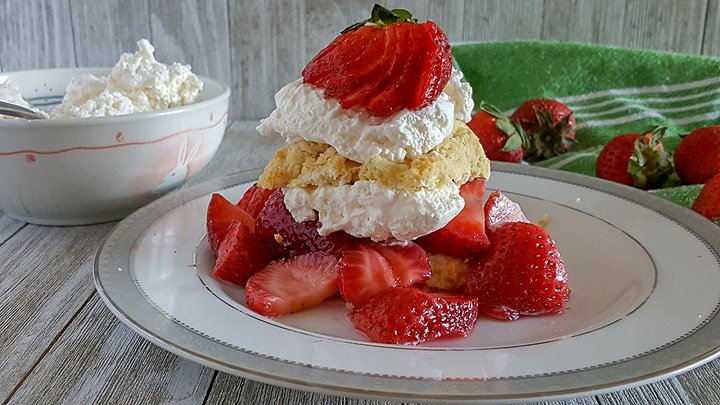 sweetendeavors's tweet photo. New recipe up on the blog and its perfect for summer! Check it out at https://t.co/XiMJrmimnU
#Foodie #foodbloggers #strawberryshortcake #yummy #SummerVibes https://t.co/PowYBkphBa