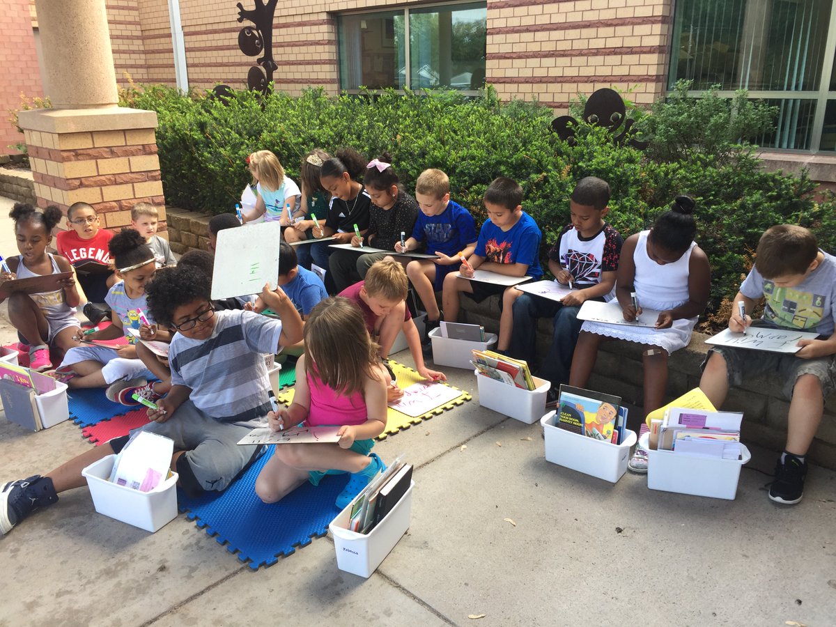 TroupClassSSP's tweet photo. Taking advantage of the nice weather and moving our learning outside... Nothing beats reading in the warm, summer shade! 😎📘 https://t.co/nCfD962eC8