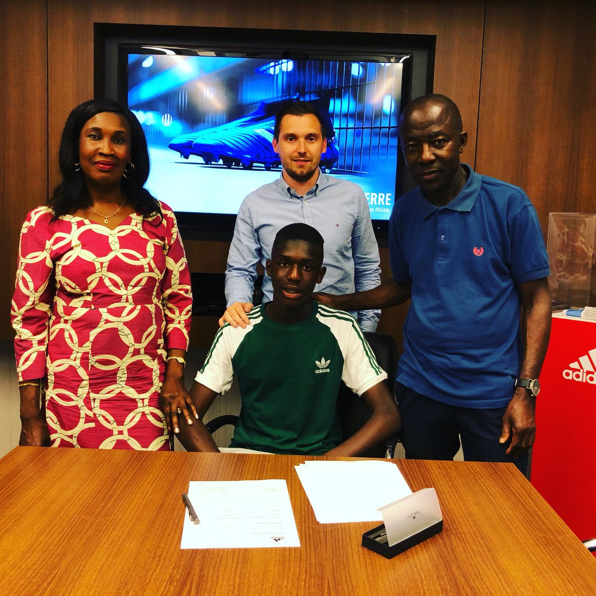 TheFootballFarm's tweet photo. Happy to announce the deal between @adidasfootball and Pierre Dwomoh! #TeamTFF https://t.co/sVpfoeYT7S