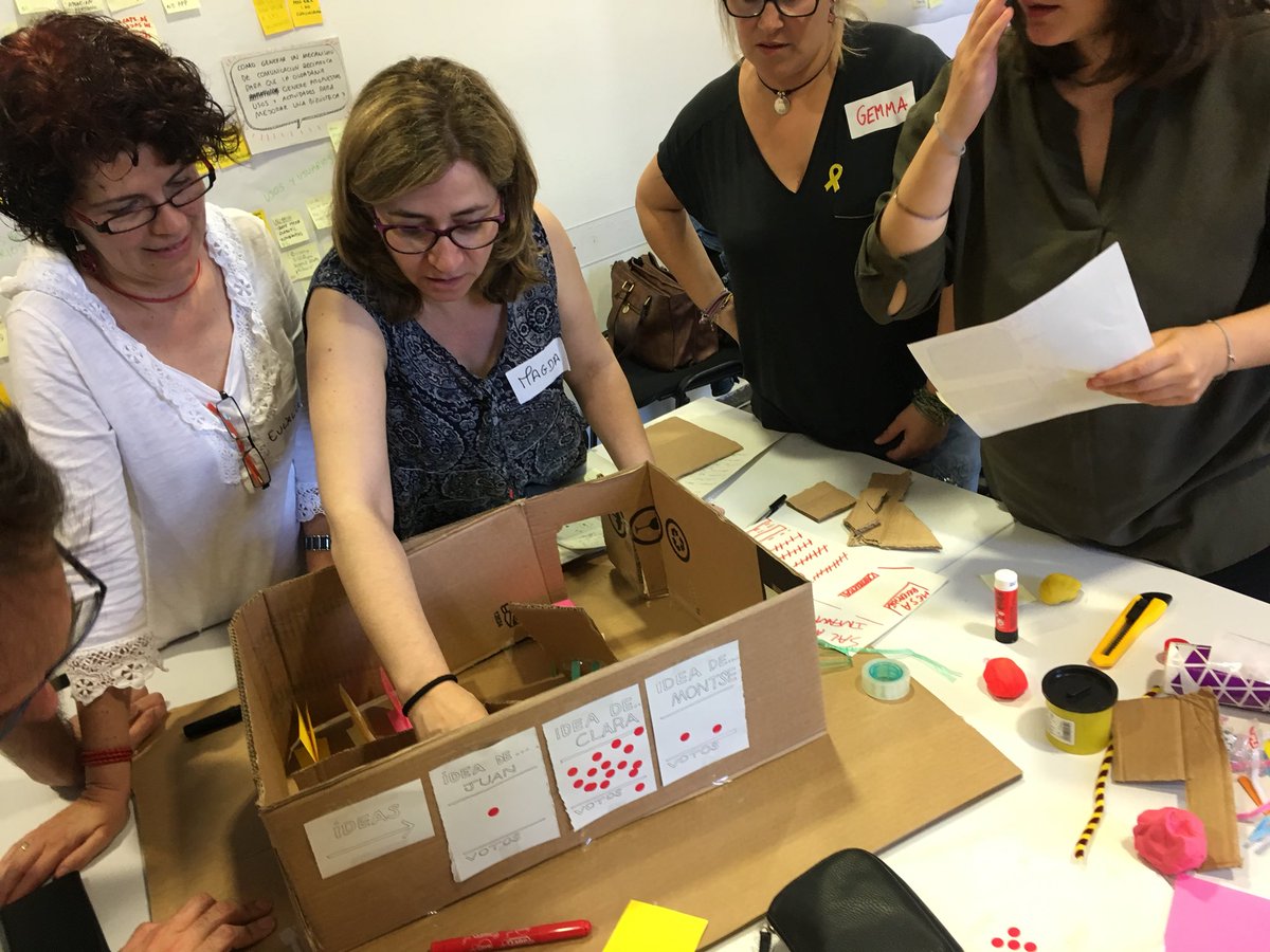 bcngovjam's tweet photo. Taking #serviceprototyping to the next level!!! #BcnGovJam #GGovjam #thisiswhywejam #servicedesign #barcelona https://t.co/R6VUj8OWbZ