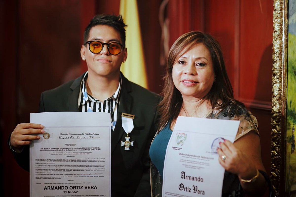 Lorena Zamora (Gatithalore) Twitter