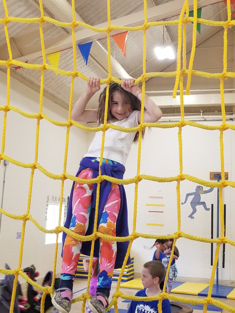 MrsSouzaKCC's tweet photo. 1st Grade Field Day fun! #mashpee https://t.co/7gOaFaGdFf