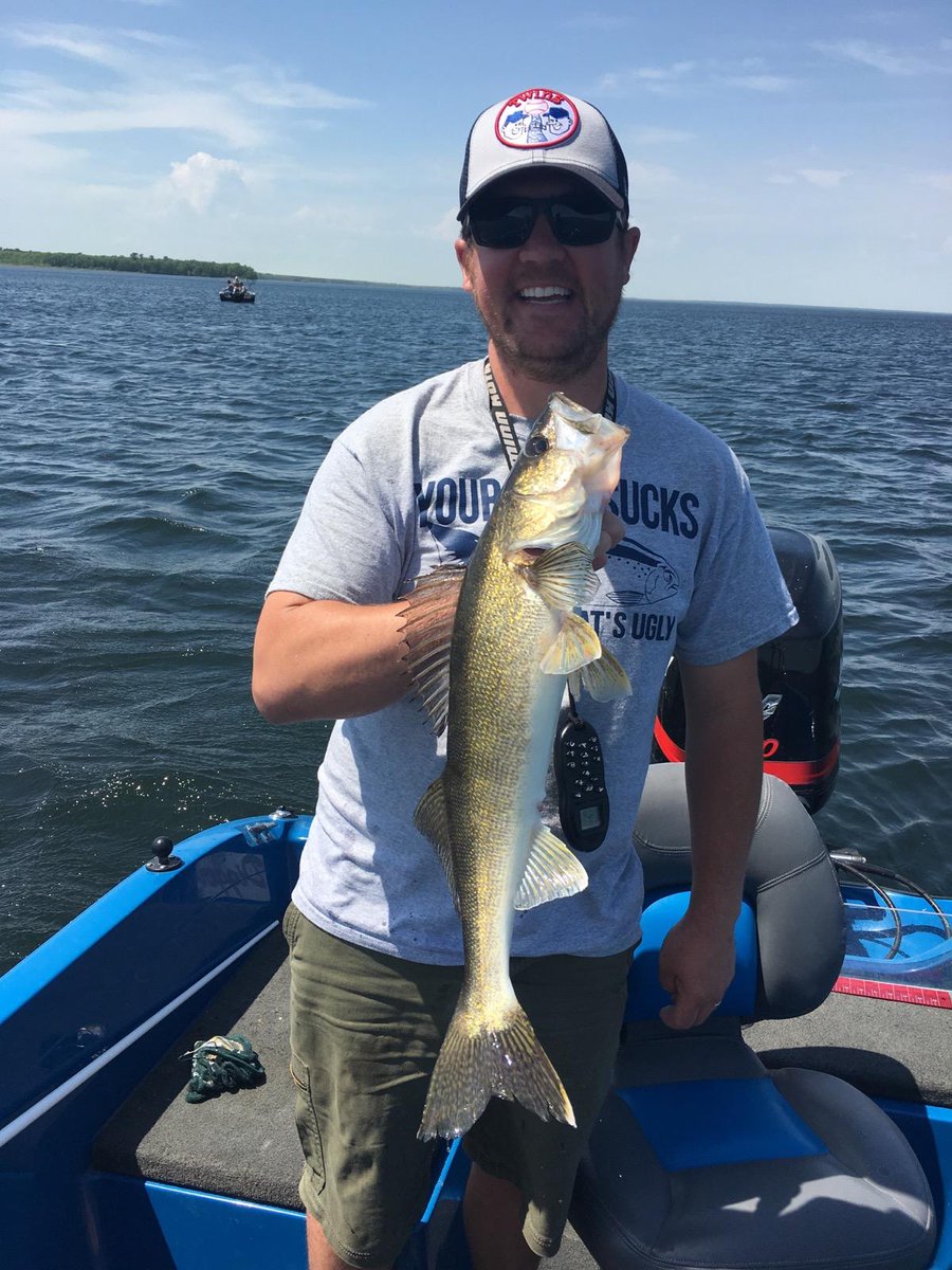 KKellyWalleyes's tweet photo. More great #walleye for the Fitzpatrick crew #lakewinniemn #bigwinnie https://t.co/aBxWLZdCjh