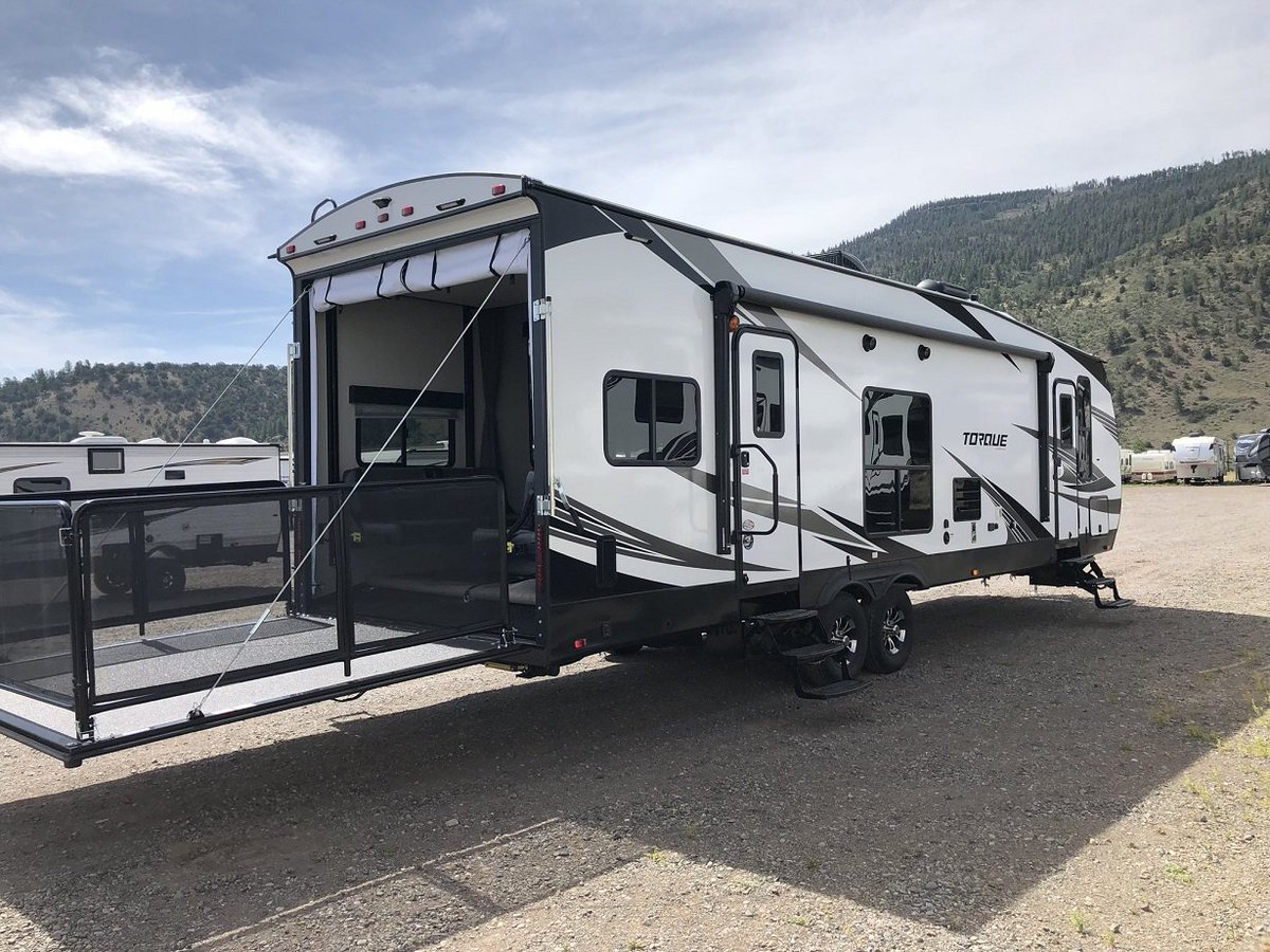 CORVCenter's tweet photo. 2019 Heartland Torque T285! 16' of Cargo space and Onan 4000 Generator make this one great for hauling all your toys! #camping #colorado #rzr #heartland #RV #camper #toyhauler https://t.co/11zF1a6W8F
