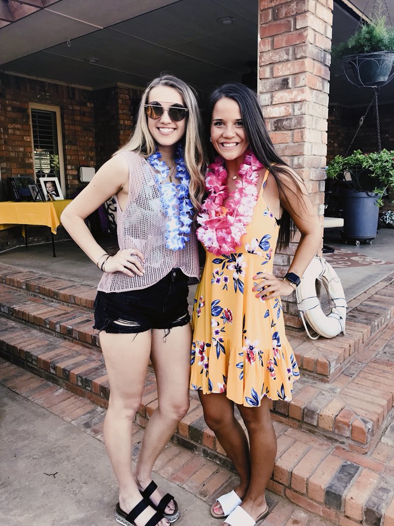 karsen_harlien's tweet photo. Happy 18th googly bear!!! So thankful for everything you do๐ i love you so much๐โก๏ธ๐ฏ๐ป๐ต๐ #she18 @cmilllaa https://t.co/sGkijPVUIC