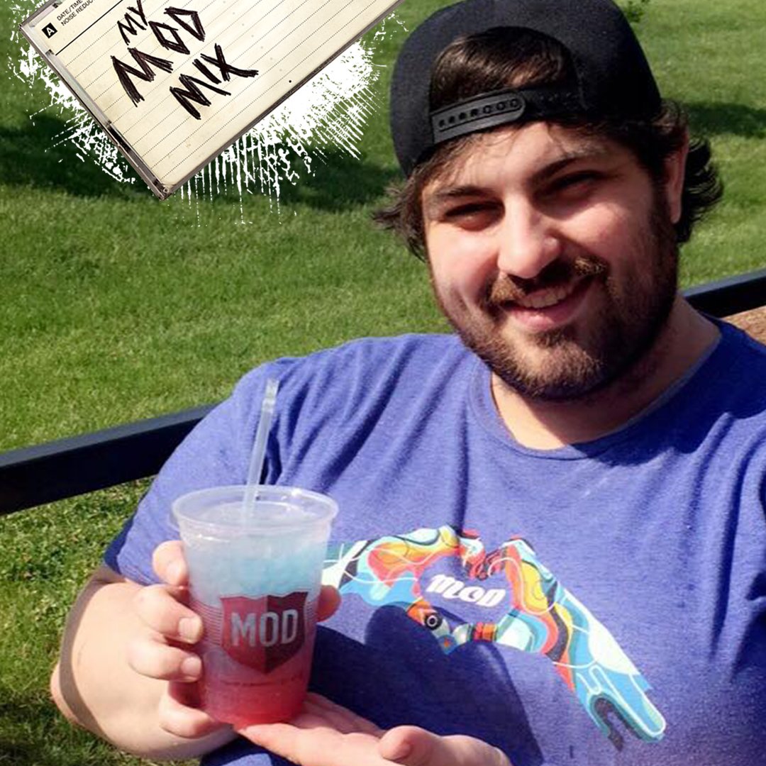 MODPizza's tweet photo. 😎 MOD Squadder: Andy
📍 Location: St. Charles, MO
MOD Mix: Marionberry Lemonade, Vintage Lemonade, and a splash of @POWERADE
#MyMODMix https://t.co/3czP29vkiK