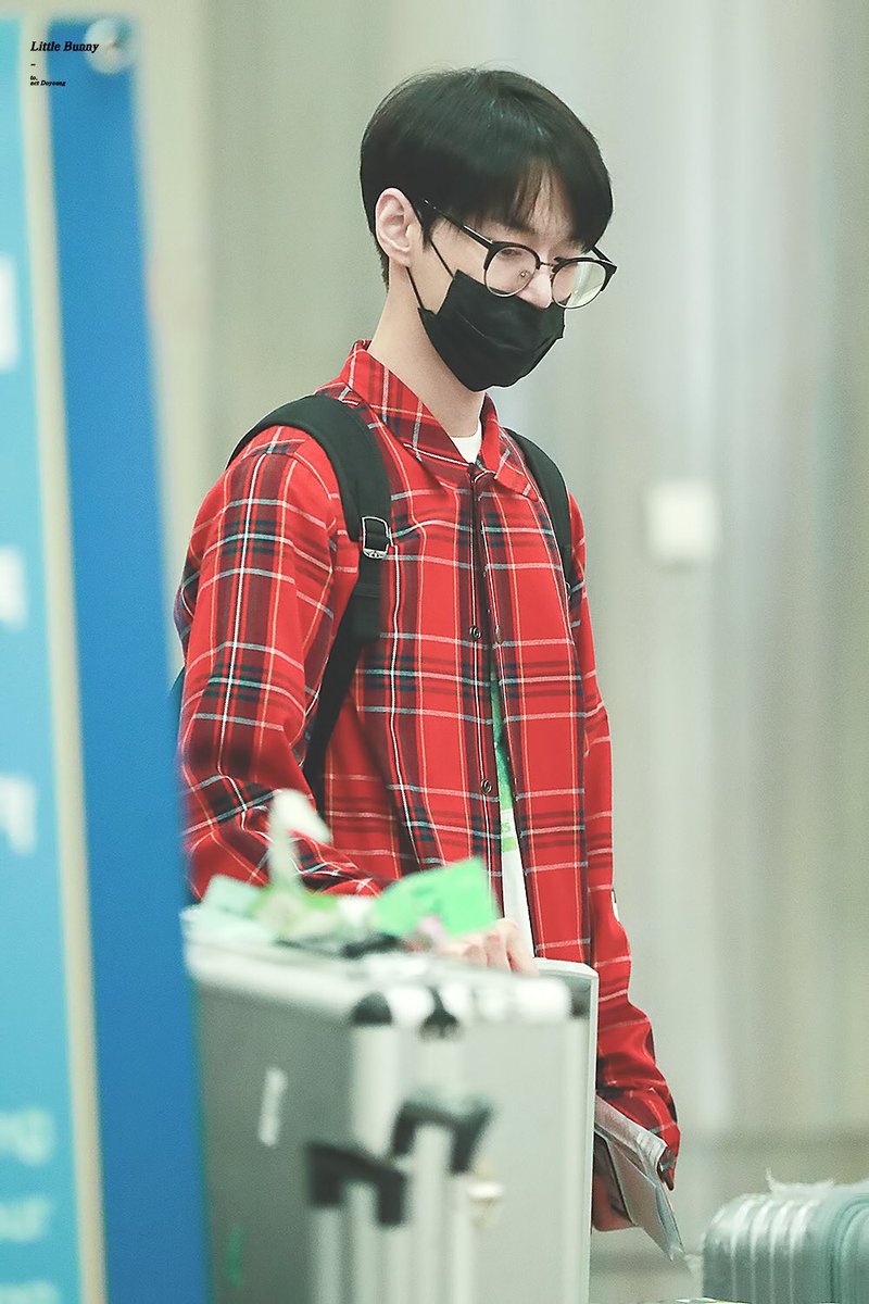 nctarchieve's tweet photo. 180426 | © Little Bunny 
#NCT #NCT127 #Doyoung https://t.co/yxPmtJsqK3