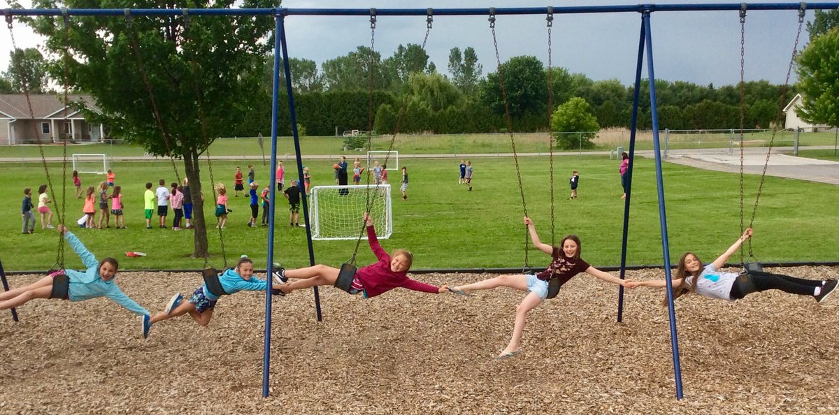 Spanish345's tweet photo. @PCSD_SS The 3rd grade chicas “hanging out” enjoying their last Spanish fiesta of the year! #RaiderStrong #RaiderEWL @Spanish345 https://t.co/K96uHndoQF