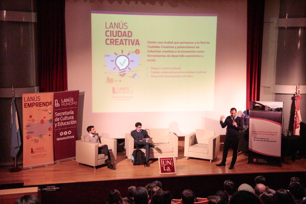 Compartimos algunas fotos de la jornada #LanúsEmprende en la #UNLA. 
<a href="/lanusmunicipio/">Lanús Gobierno</a> <a href="/LanusCultura/">Cultura y Educación</a> <a href="/UNLaOficial/">Universidad de Lanús</a> @soynachoasis <a href="/charlykaram/">Charly Karamanian</a> @BA_Produccion <a href="/PRODUCCION_ARG/">Secretaría de Industria y Desarrollo Productivo</a> <a href="/thelmavivoni/">ThelVivoni</a> @morandiseba <a href="/JonyMangieri/">Jonathan Mangieri</a>