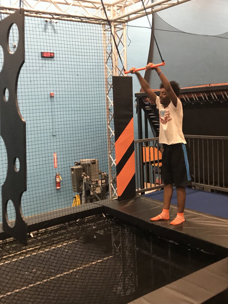 tdsb_DSS's tweet photo. Great morning @SkyZoneVaughan with members of our Boys to Men group. https://t.co/eZLhMSRZrX