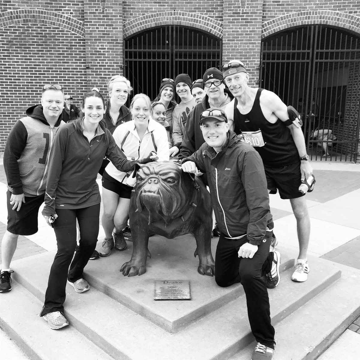 RunnerComplete's tweet image. Happy Global Running Day! 
#GlobalRunningDay #CompleteRunners