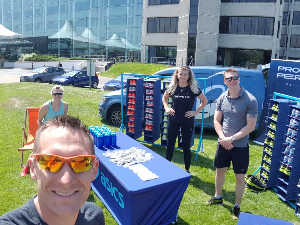 jnk883's tweet image. Great day with @ASICSeurope at  @Wiggle_Sport HQ for #GlobalRunningDay. 5k run with staff in great weather and testing of #kayano25  wish i could do that everyday #asicsfrontrunneruk