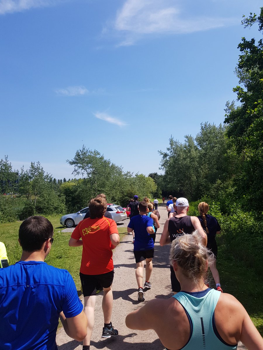 jnk883's tweet image. Great day with @ASICSeurope at  @Wiggle_Sport HQ for #GlobalRunningDay. 5k run with staff in great weather and testing of #kayano25  wish i could do that everyday #asicsfrontrunneruk