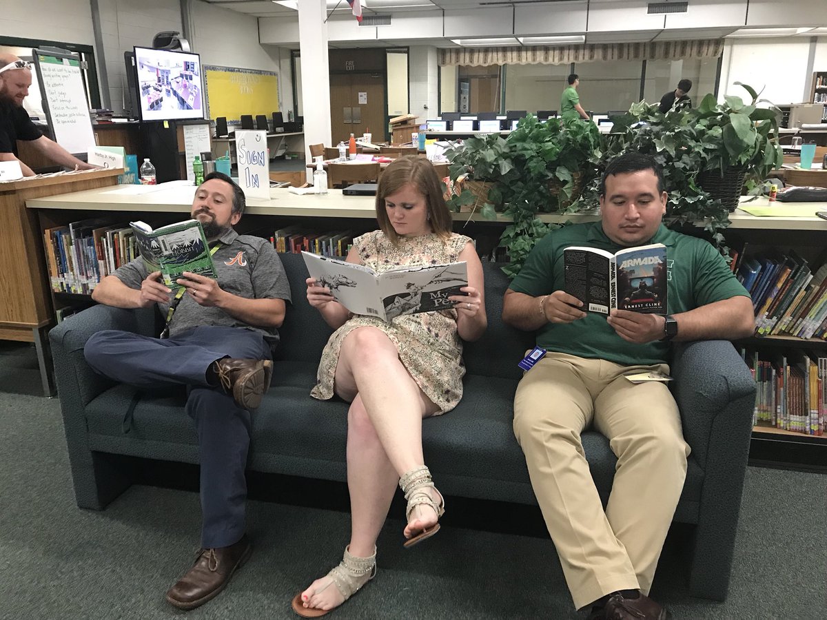 HarbyJH's tweet photo. Come join us in the Library every Wednesday from 10 am to 4 pm! We need more Hawks in here to get caught reading! #getcaughtreading #HarbyHawksSoarHigher #AlvinISDreads #myAlvinISD https://t.co/vks6vekjbh