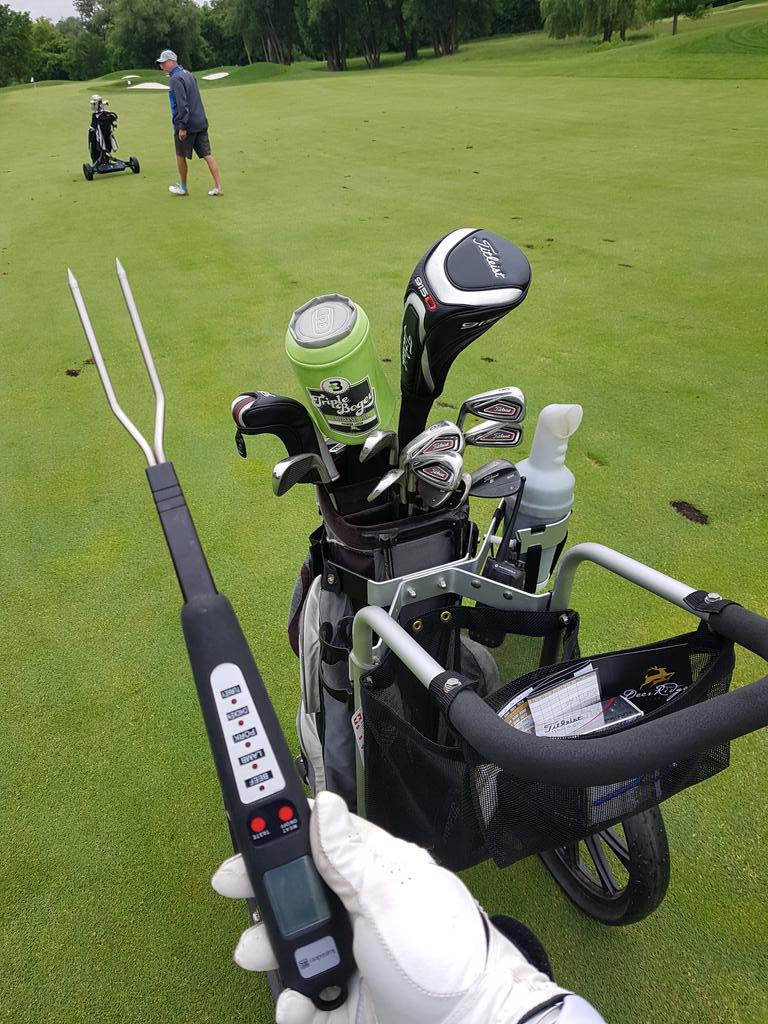wintjay's tweet photo. Have found lots of items before in my golf bag but this is a first. #notmythermometer #howdidthisgethere https://t.co/hsOLSSkqlI