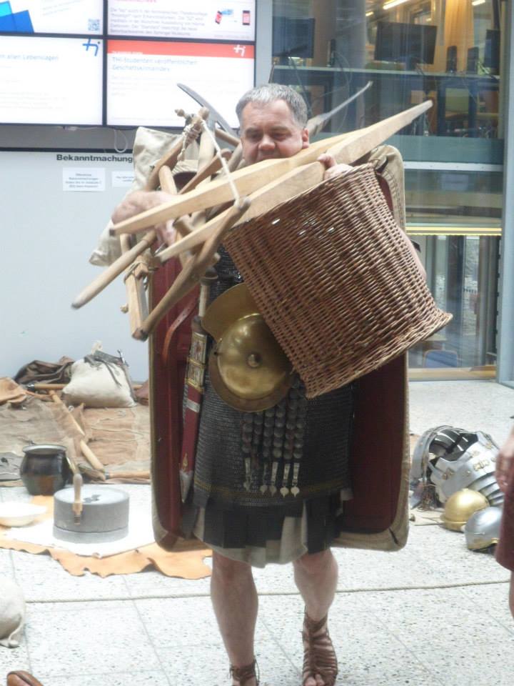 DrJEBall's tweet photo. According to #Vegetius, this is the range of kit a #Roman soldier might be expected carry on the march. A choice of lessons for #WednesdayWisdom: either Roman soldiers bit off more than they could chew, or Vegetius was slightly inaccurate... https://t.co/lnc1ipiJPq