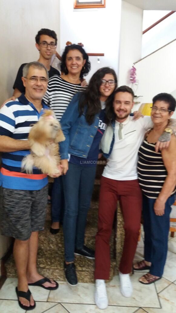 liamcombr's tweet photo. 06.06 - Liam Payne surpreende fã (Marcella @kjssesapa) em sua casa no Rio de Janeiro. https://t.co/elGd7os39U