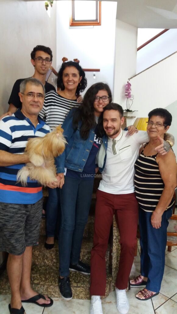 liamcombr's tweet photo. 06.06 - Liam Payne surpreende fã (Marcella @kjssesapa) em sua casa no Rio de Janeiro. https://t.co/elGd7os39U