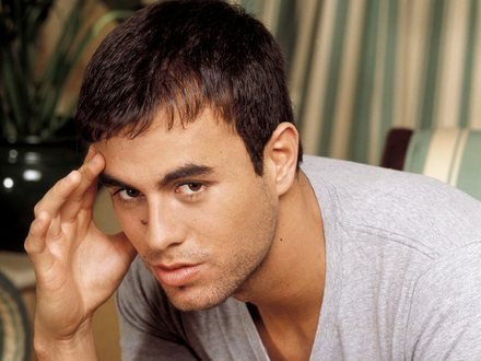 radiofanatica_'s tweet photo. "MENTIROSO" @enriqueiglesias
#LosMiercolesSonDeHaAsh
https://t.co/fJPoAfgkag | 107.6 #Madrid
Yo no soy aquel que el #mundo te ofreció
En el que tu #ciegamente confiabas
El hombre de tus #sueños ese no soy yo! 🎶🎶 https://t.co/StzR4BZmBv