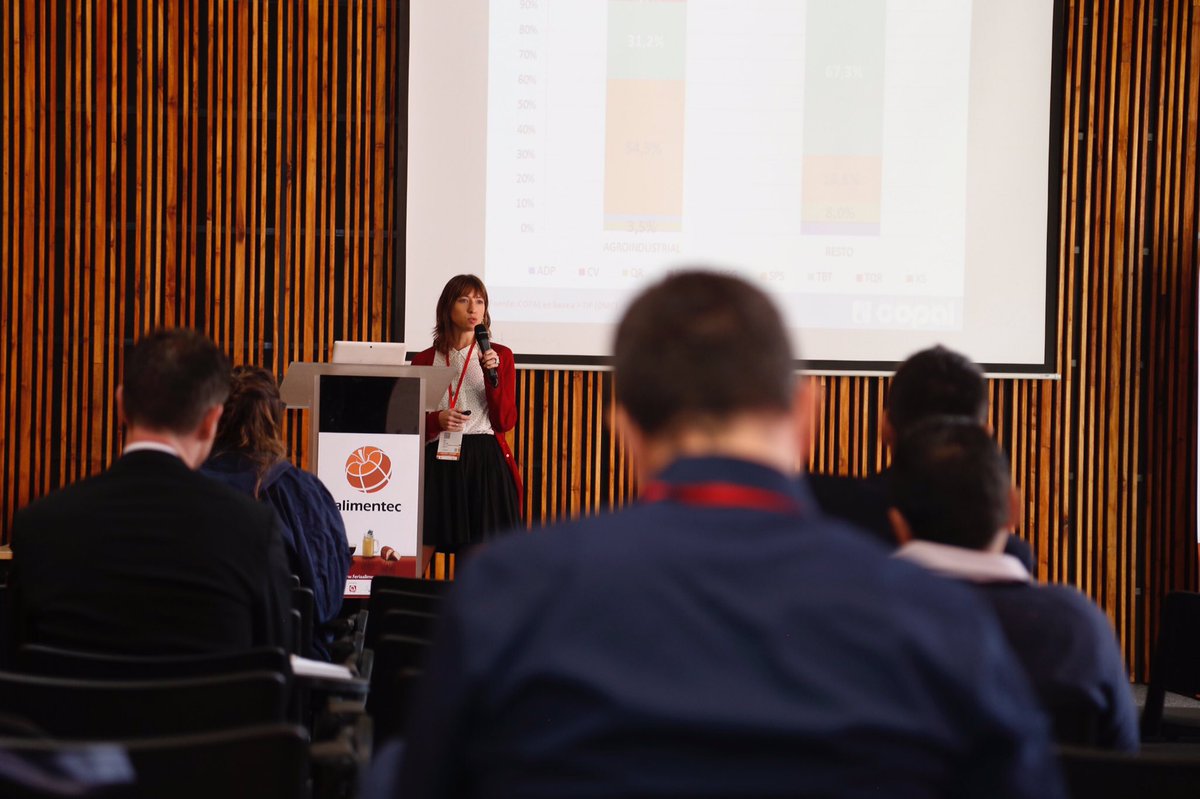 CorferiasBogota's tweet photo. Conozca cómo la baja en aranceles aumenta las actividades creativas en el área comercial en temas de rotulado, etiquetas y salud pública. 

Jesica Aspis - COPAL. 
Visite #Alimentec 2018, lo esperamos. https://t.co/b1YRTx5pQO