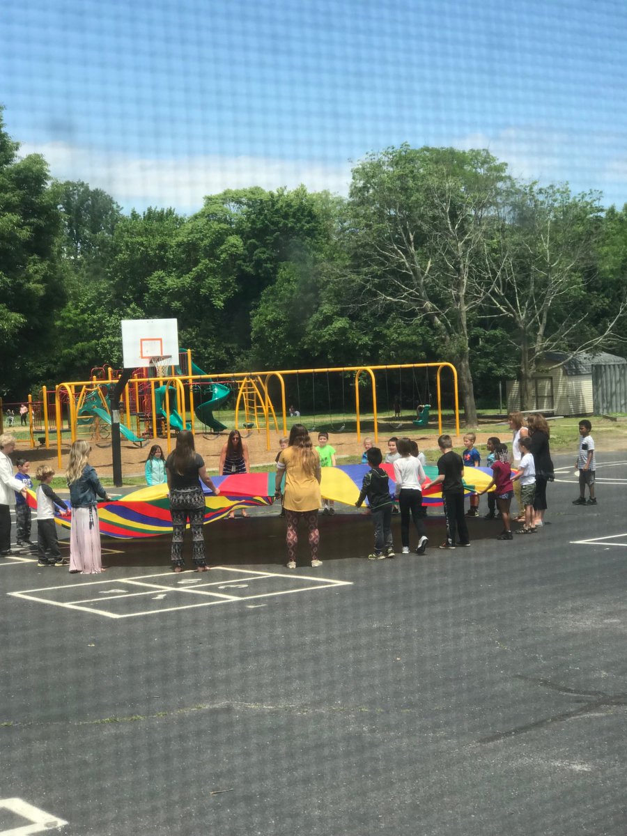 Good day to be a Navesink student!!!

⁦@DrGeorge_MTPS⁩ ⁦<a href="/MTPSpride/">Middletown Township Public Schools</a>⁩