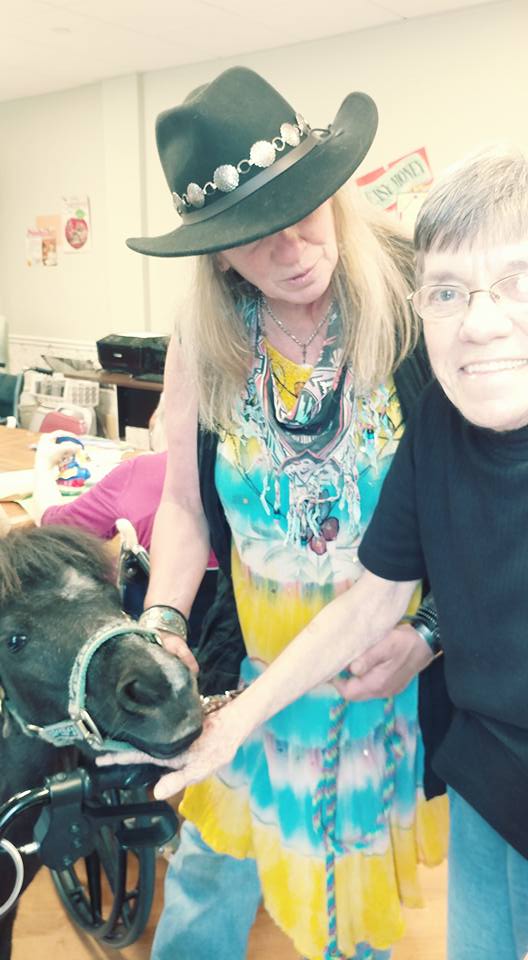 CentersHealth's tweet photo. #ICYMI Our #HappyHorseProgram stopped by our #CooperstownCenter🐴😌 ❤️#CentersHealthCare #HeartHealthHome #animaltherapy #recreation #love #seniorliving #eldercare #smiles #senioractivities https://t.co/Z2zhPVfszw