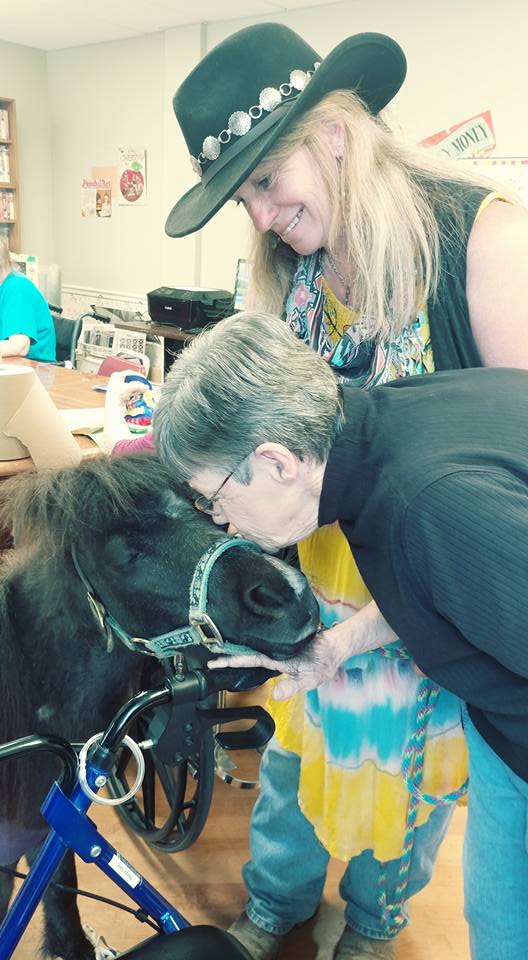 CentersHealth's tweet photo. #ICYMI Our #HappyHorseProgram stopped by our #CooperstownCenter🐴😌 ❤️#CentersHealthCare #HeartHealthHome #animaltherapy #recreation #love #seniorliving #eldercare #smiles #senioractivities https://t.co/Z2zhPVfszw
